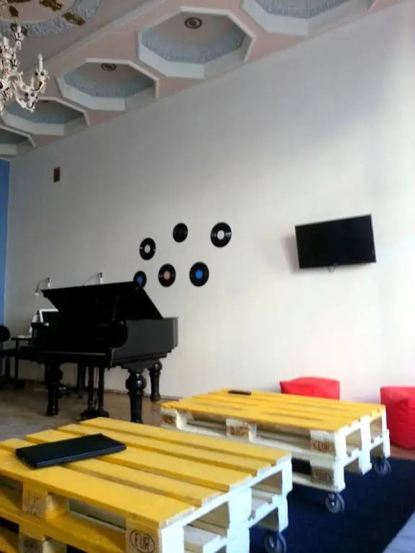 Oh So Indie House Hostel