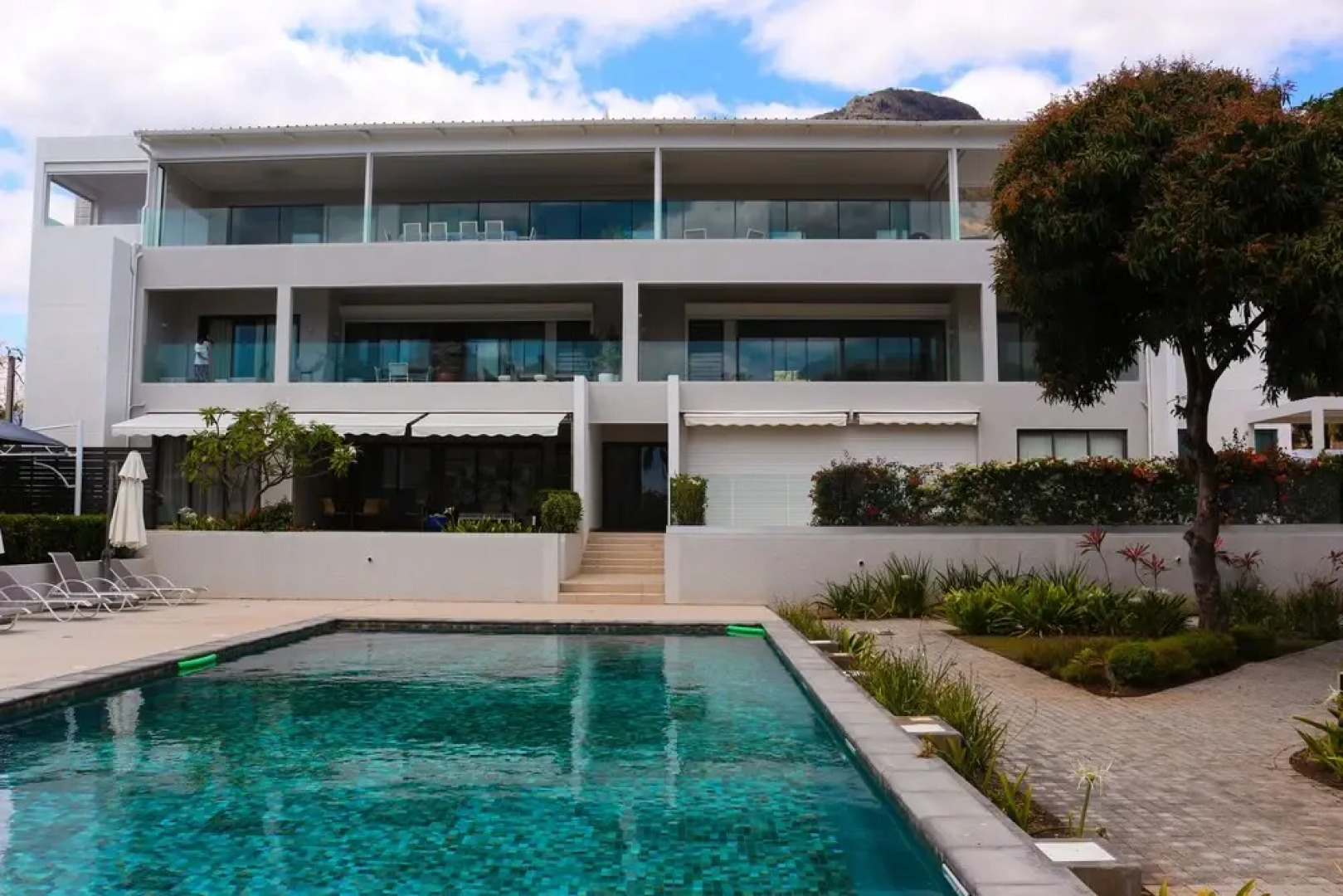 Sea Rock by Horizon Holidays