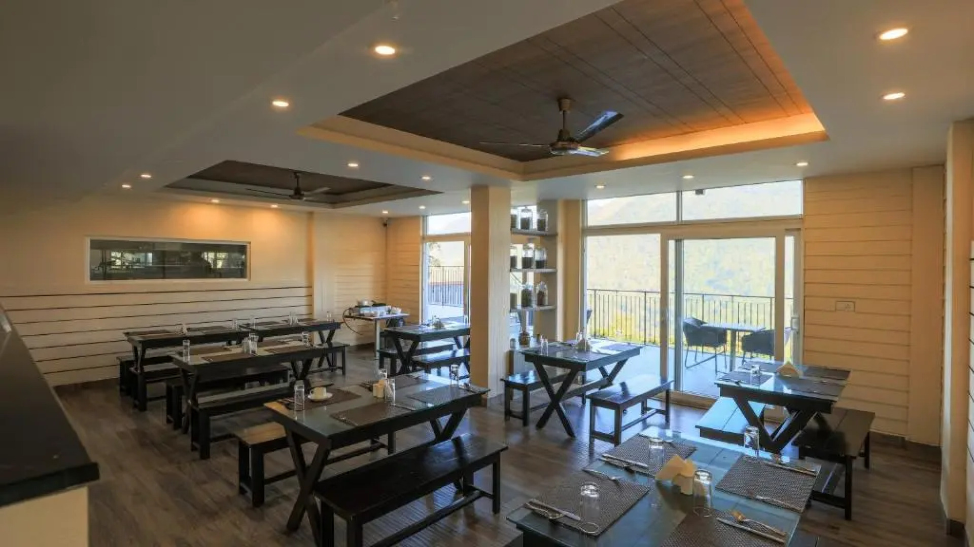 Shola Crown Resort - Munnar