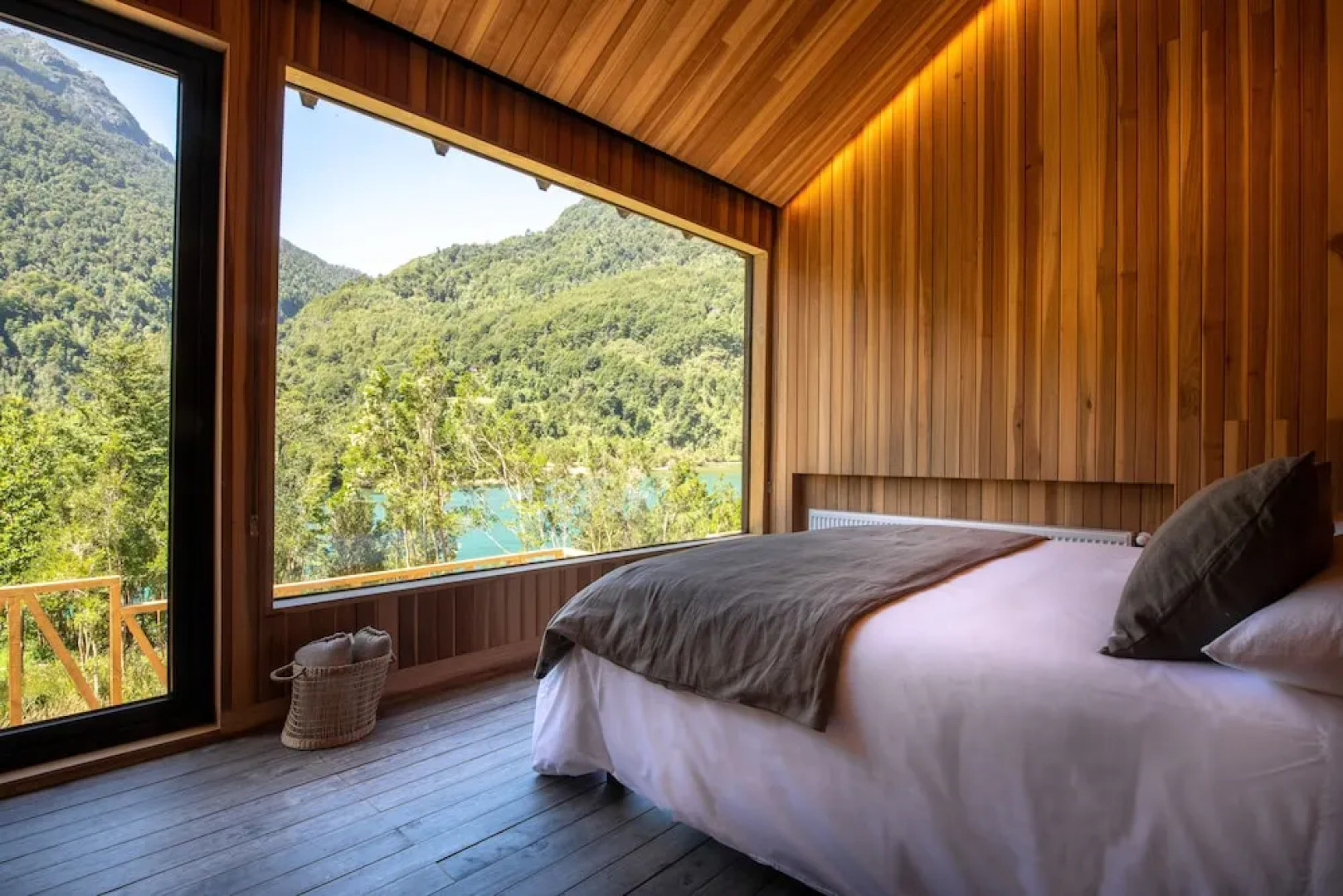 Tawa Refugio del Puelo