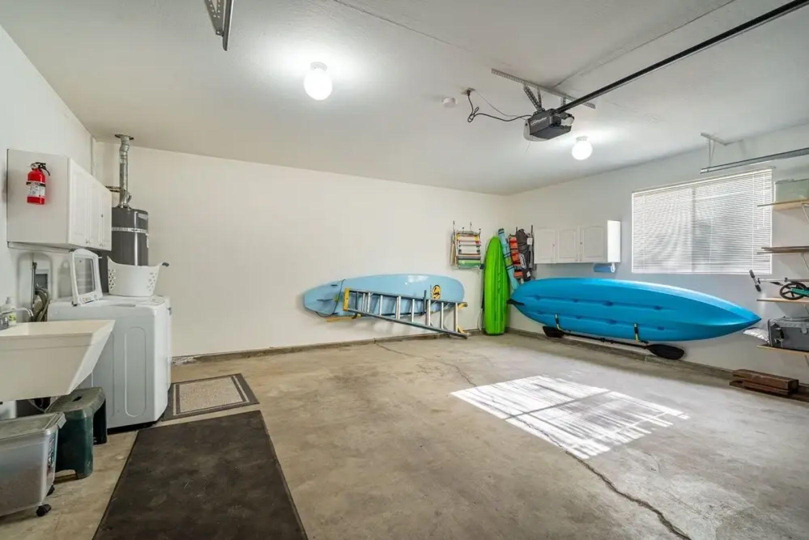 Wolf Den - Check out the Beach, Country Club, Golf Course Enjoy the Wifi, Central Heat and Air Conditioning. Near Yosemite by Redawning