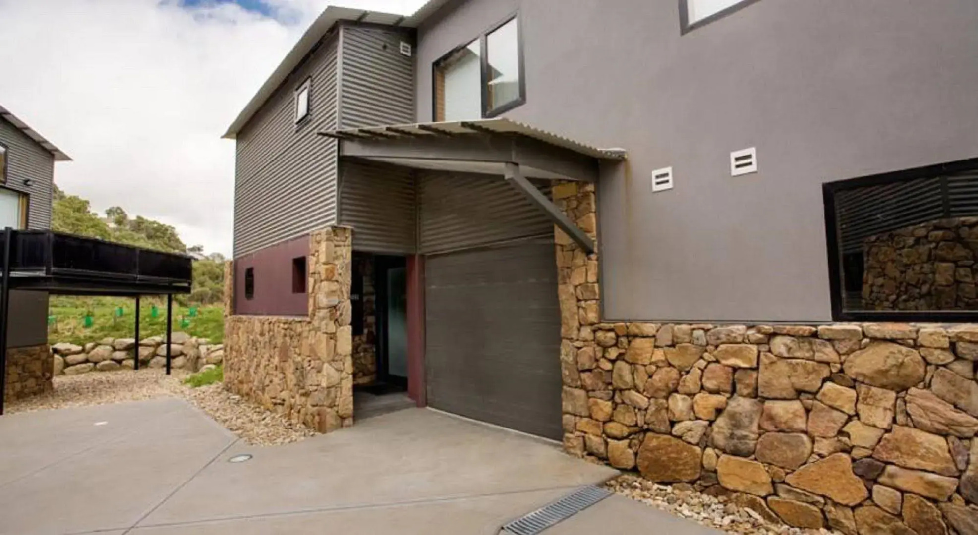 Snow Stream Apartments