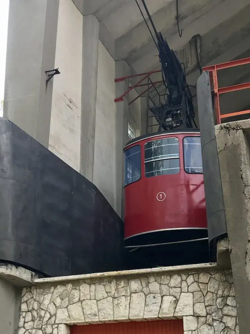 La Punta Dell'Iceberg