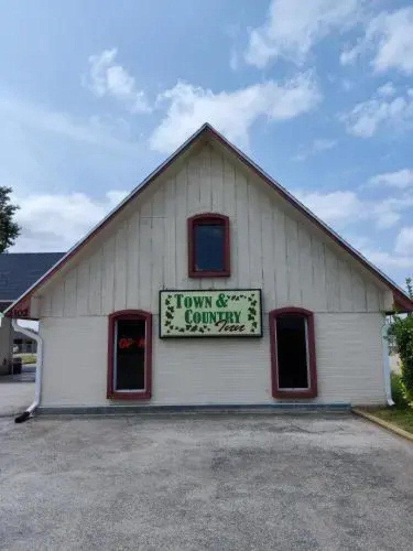 Town and Country Inn