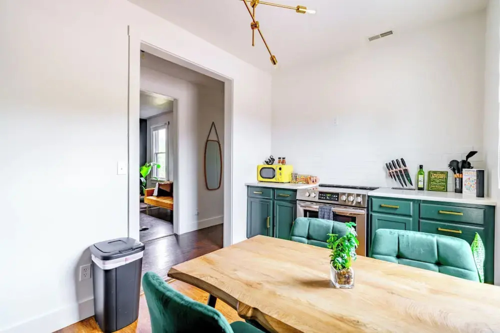 Jungle House Luxury Stays - Downtown Chillicothe