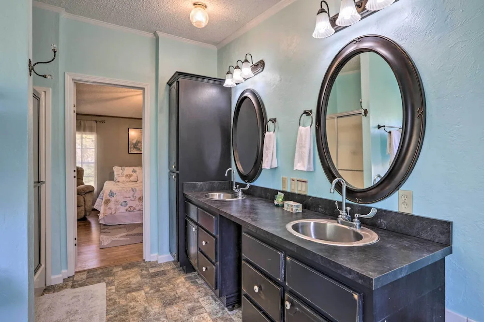 Steinhatchee Home w/ Boat Parking: 1 Mi to Marina