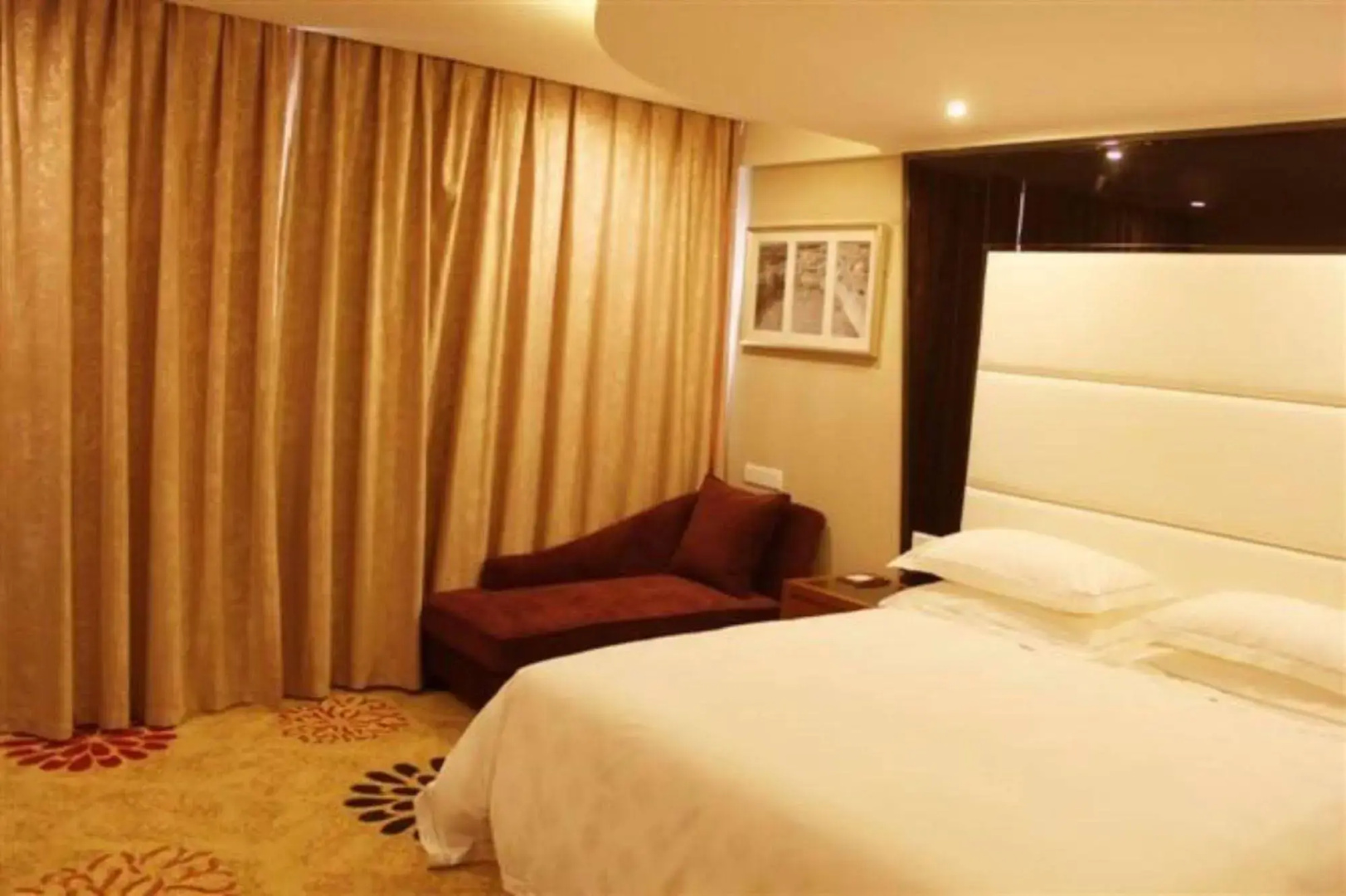 Yiwu Ruifeng Hotel
