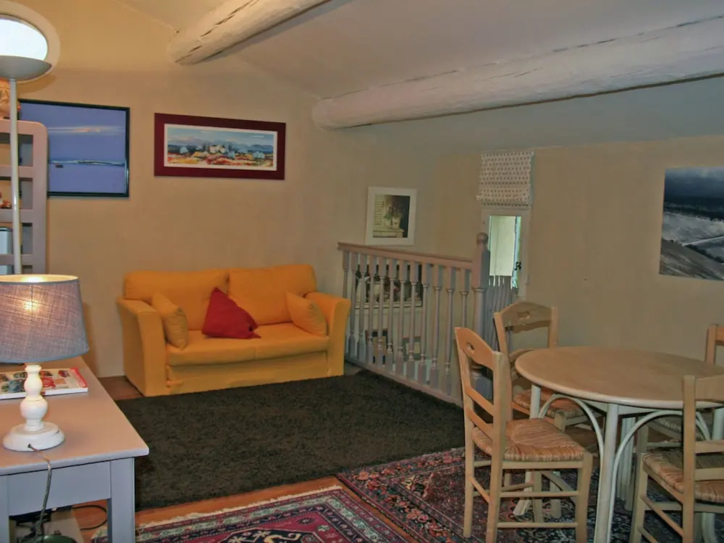 Detached Villa Situated Between the Vineyards and Views of the Mont Ventoux