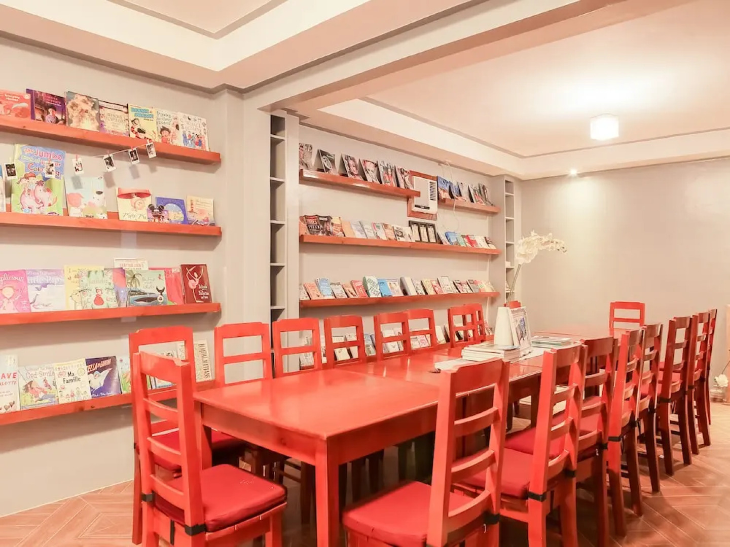 OYO 484 Gonzala Suites