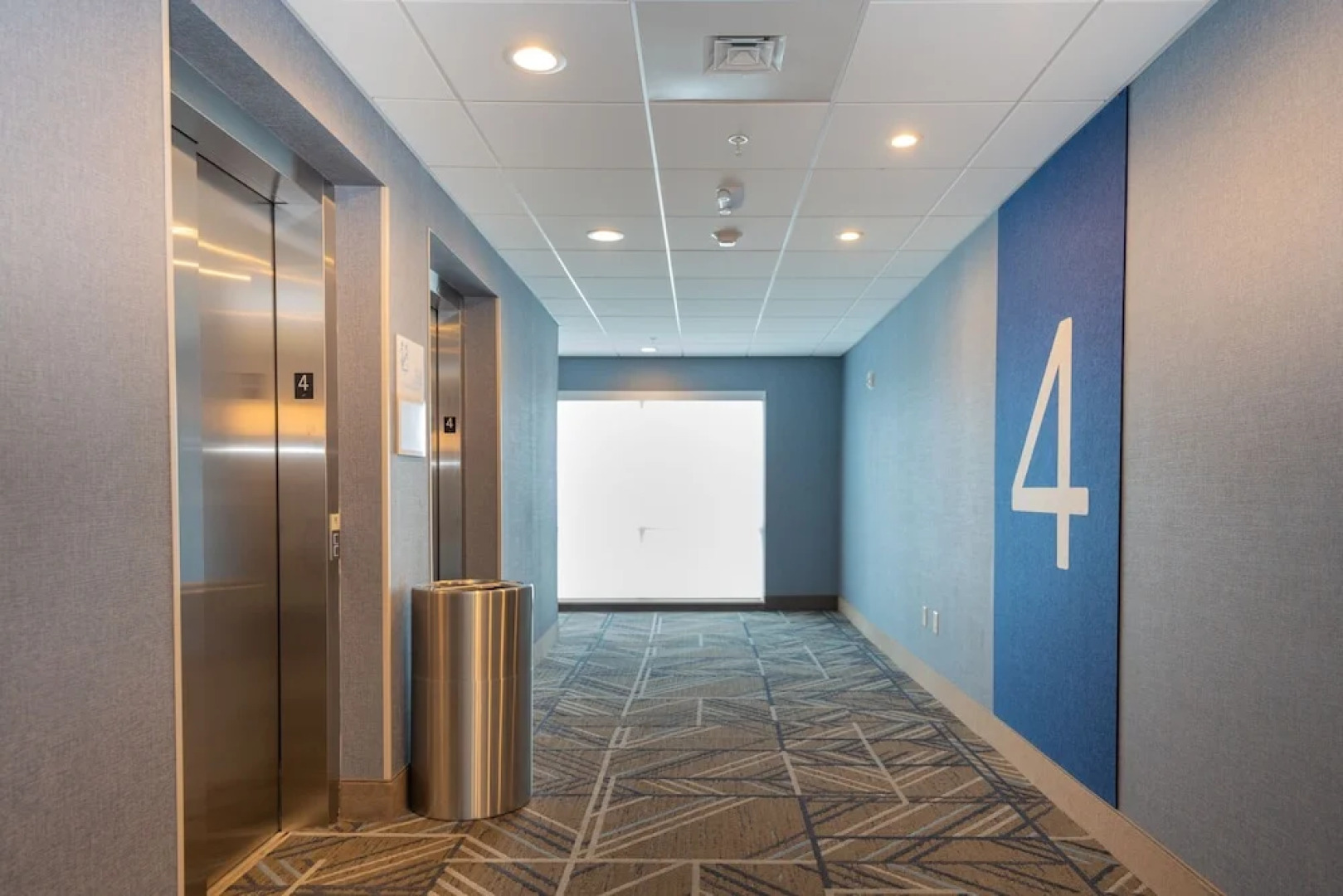 Holiday Inn Express & Suites Charlottesville by IHG