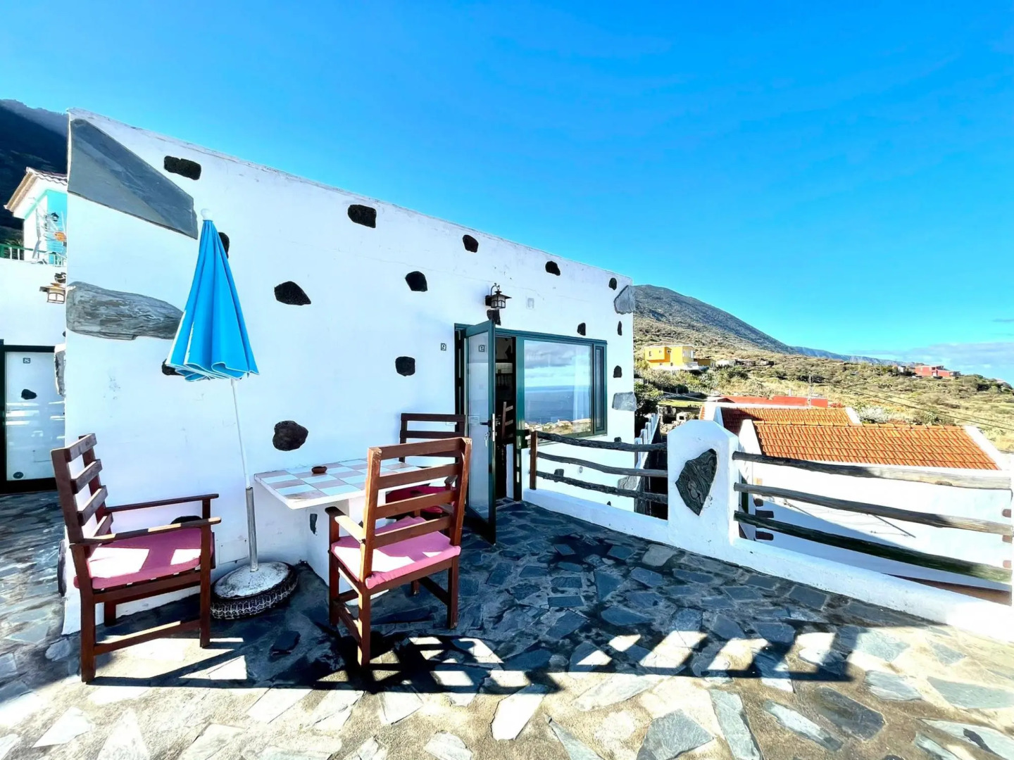 Apartamento en casa rural, Wifi, BBQ y vistas al mar