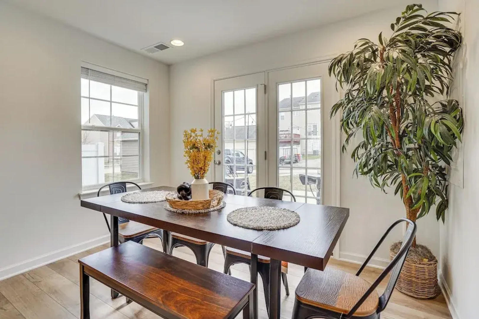 Charles Town Townhome: 9 Mi to Harpers Ferry