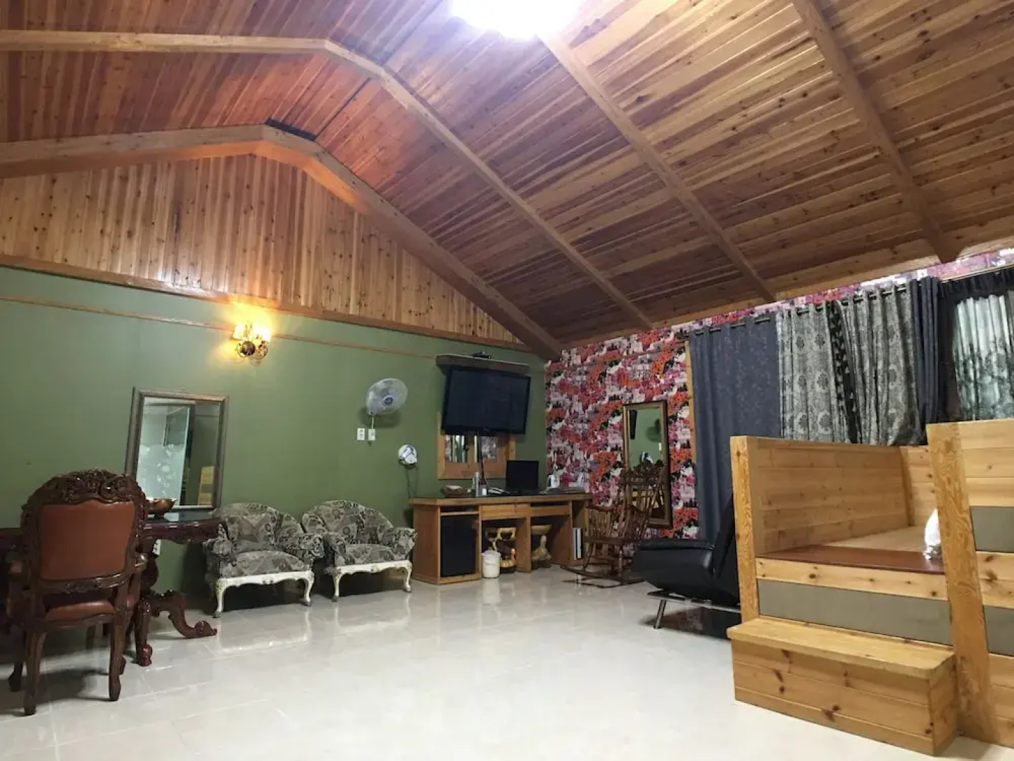 Gallery Motel