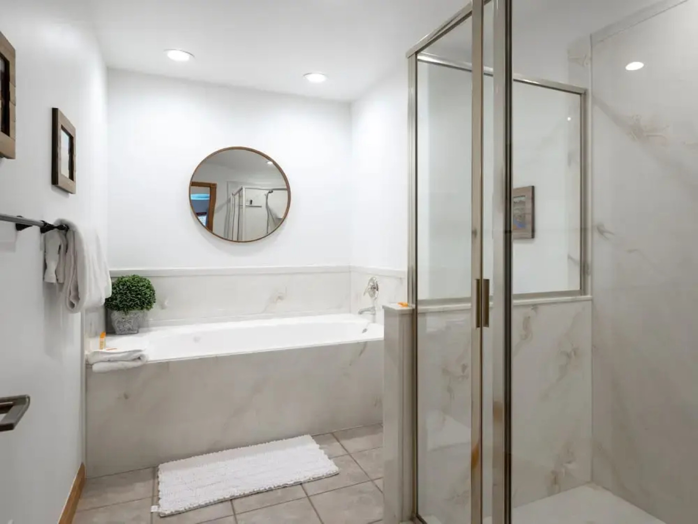 Family Getaway~pool, Hot Spring, Scuba & Ice Castles 727 4 Bedroom Home by RedAwning