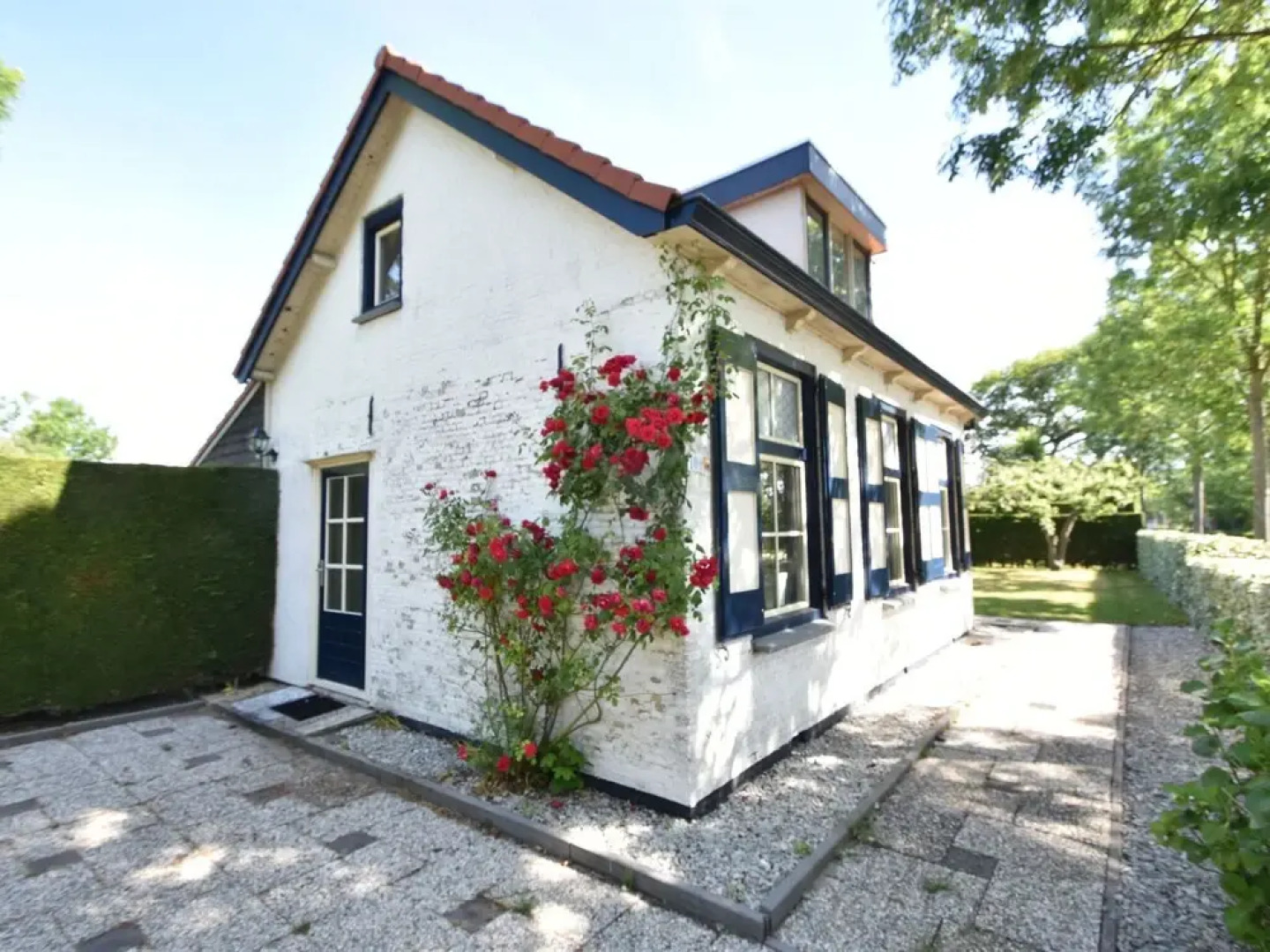 Alluring Holiday Home in Burgh Haamstede With Terrace