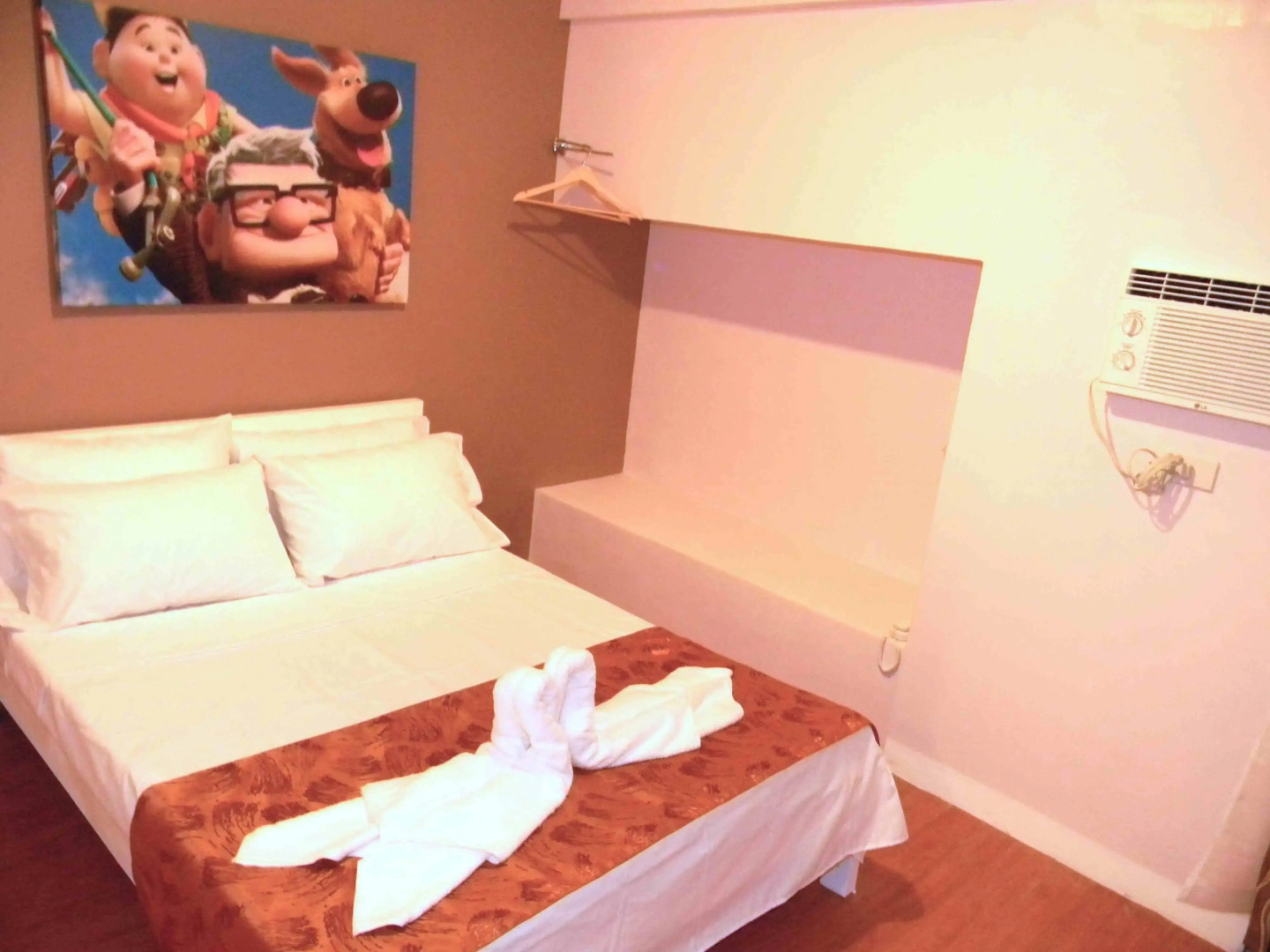 TR3ATS Guest House Bohol - Hostel