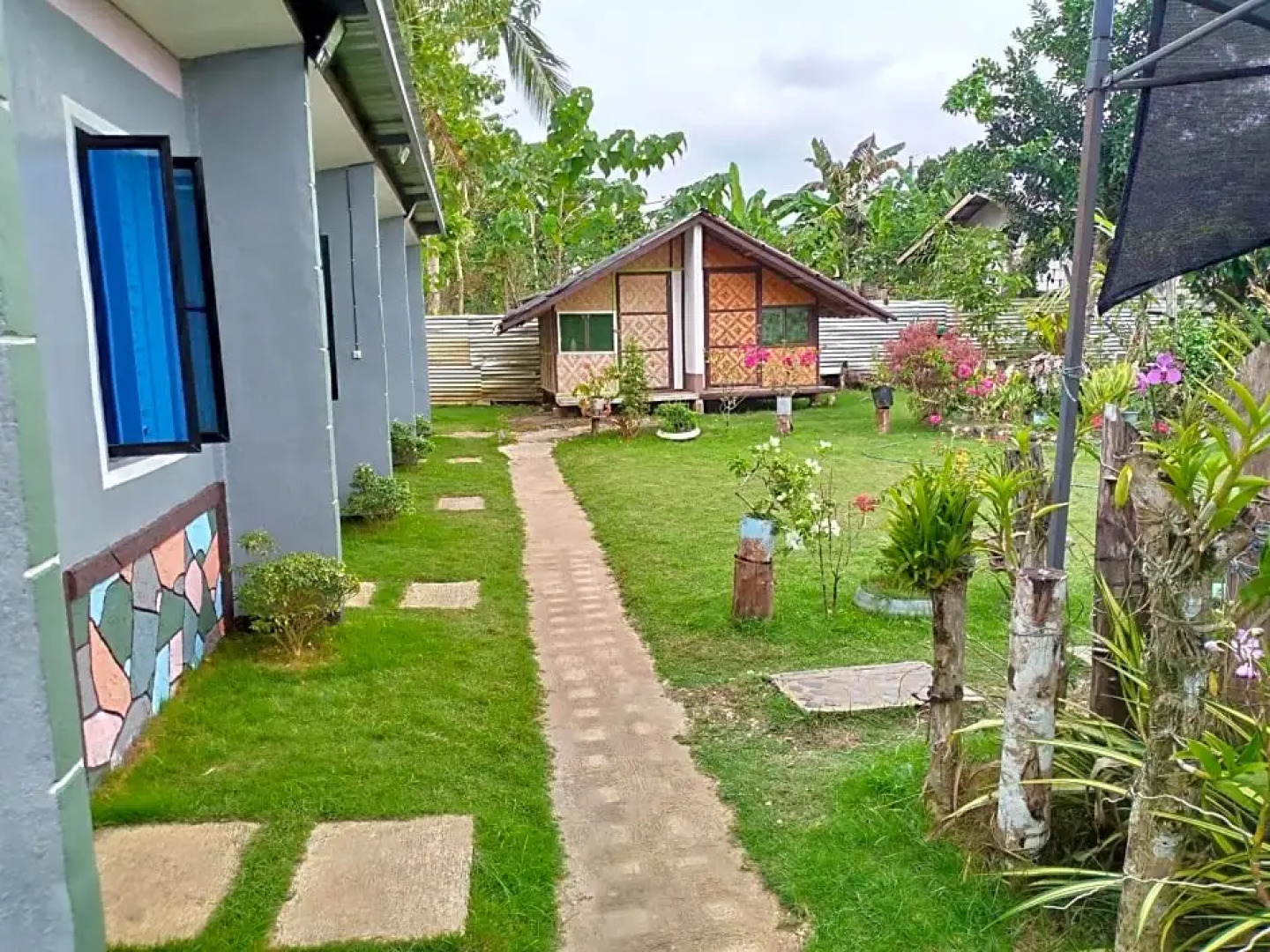 JUNJALs Backpackers Chalet