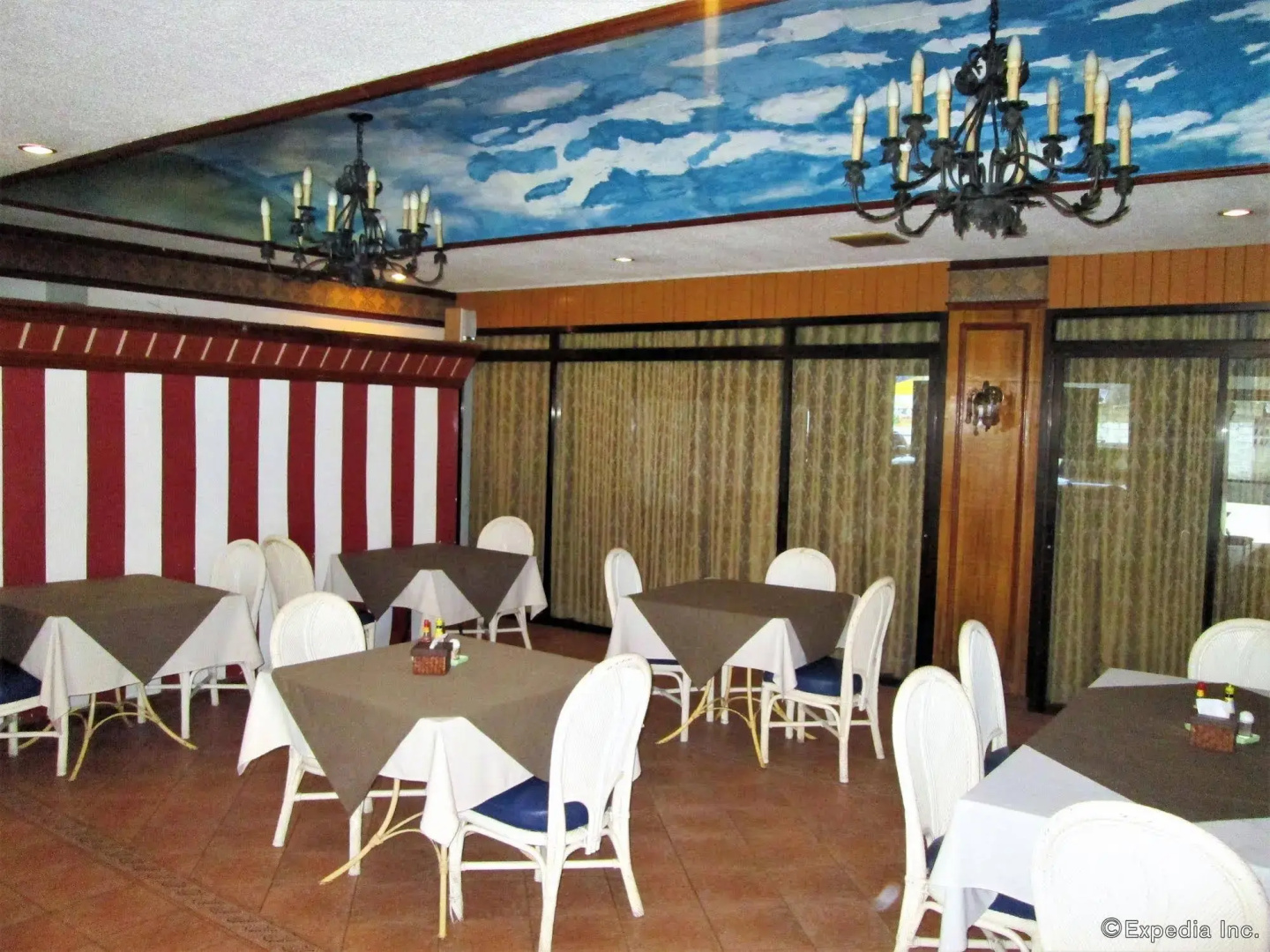 Discovery Hotel and Restaurant