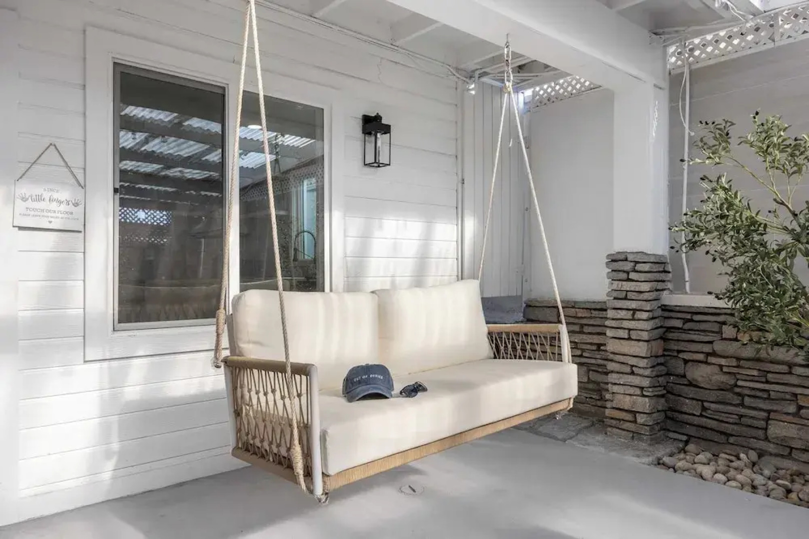 Steps to the Beach, Firepit & Patio Long-term Newport Beach Stay Coastal Cove