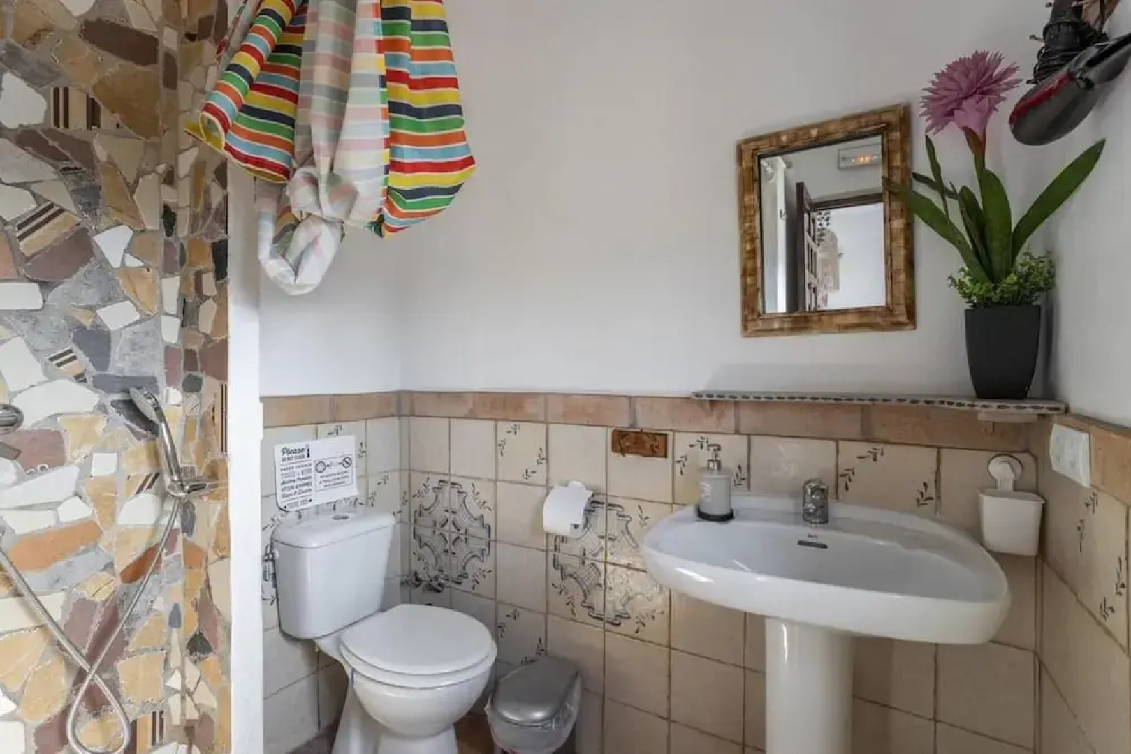 Sayalonga Villa Retreat With 7 Bedrooms