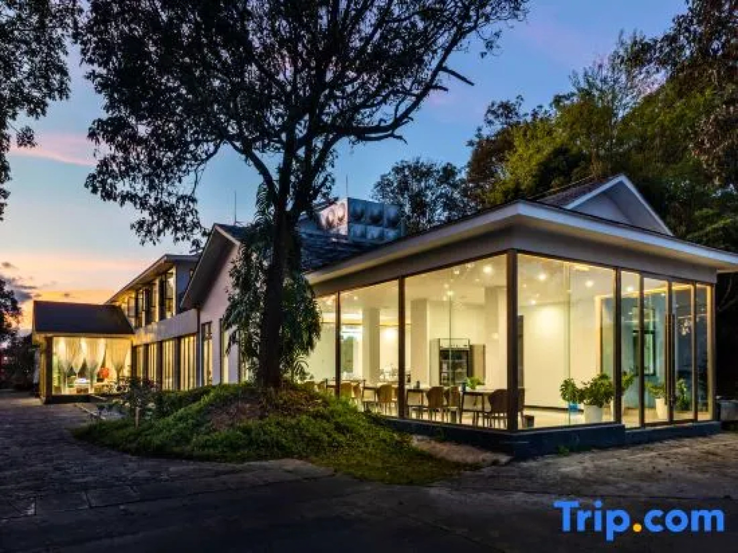 Pu'er Tea Garden Resort Hotel(Pu'er Tea Expo Garden)