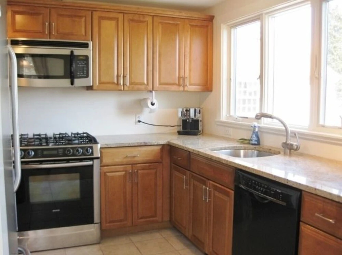 570 State - 2 Bedroom House