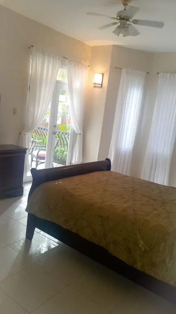 2 Bdrm Apartment at Runaway Bay