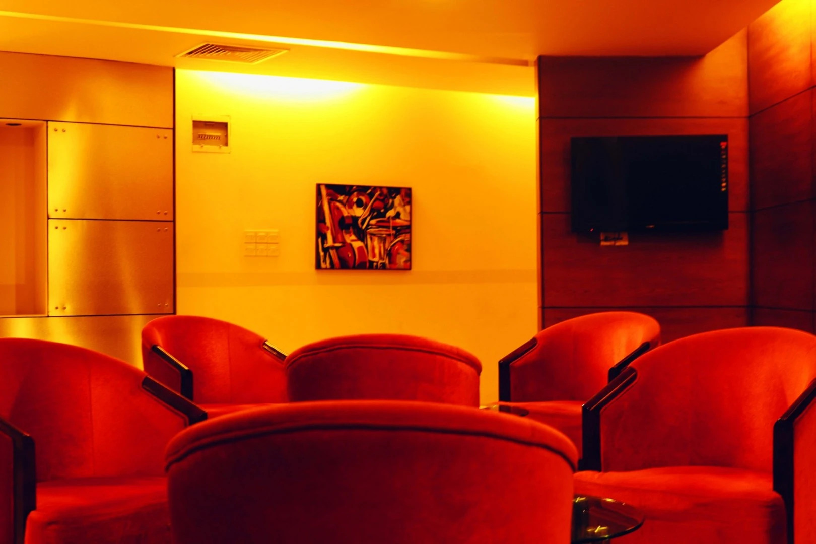 The Avenue Hotel and Suites