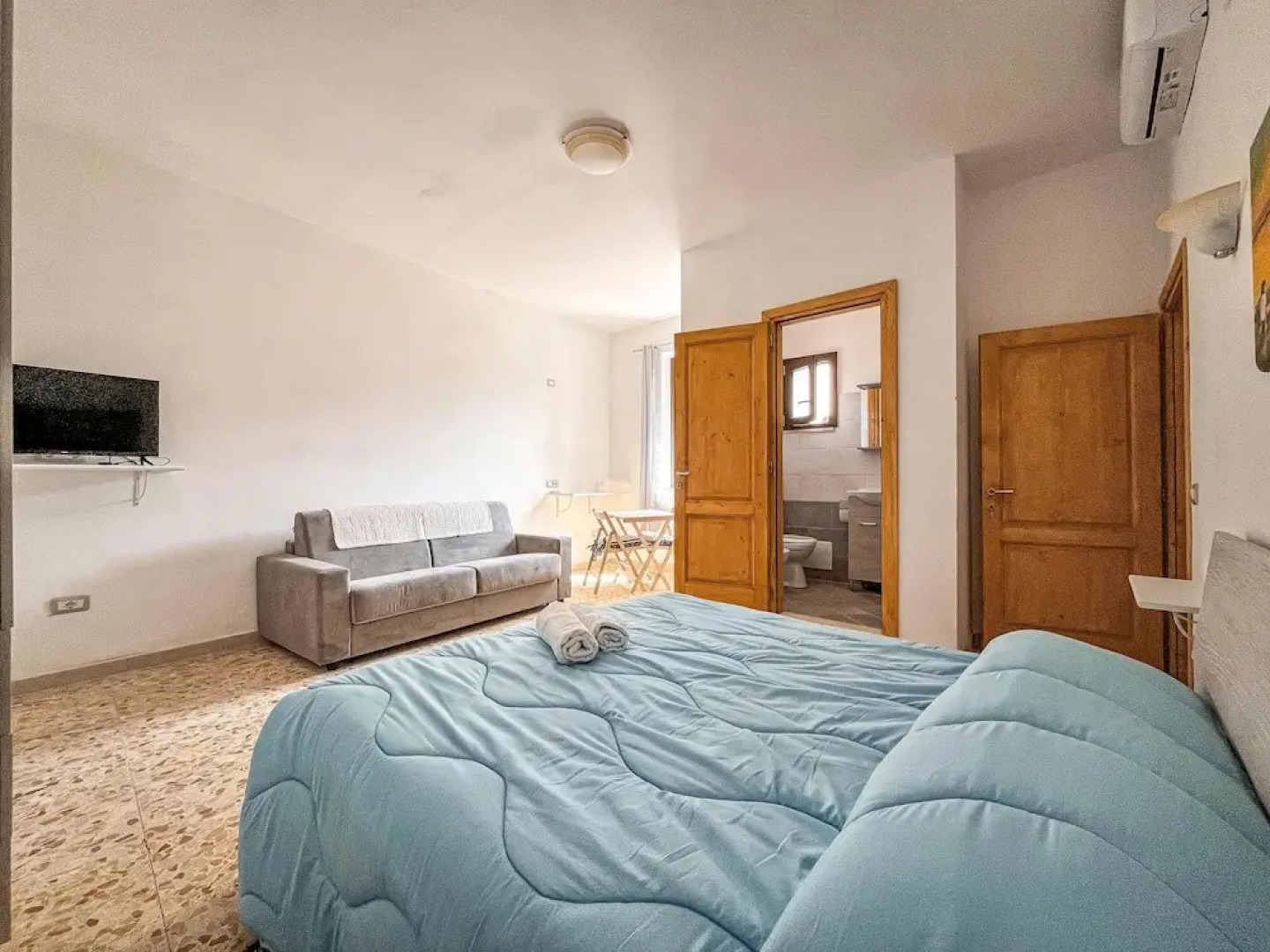 Favisi Rooms