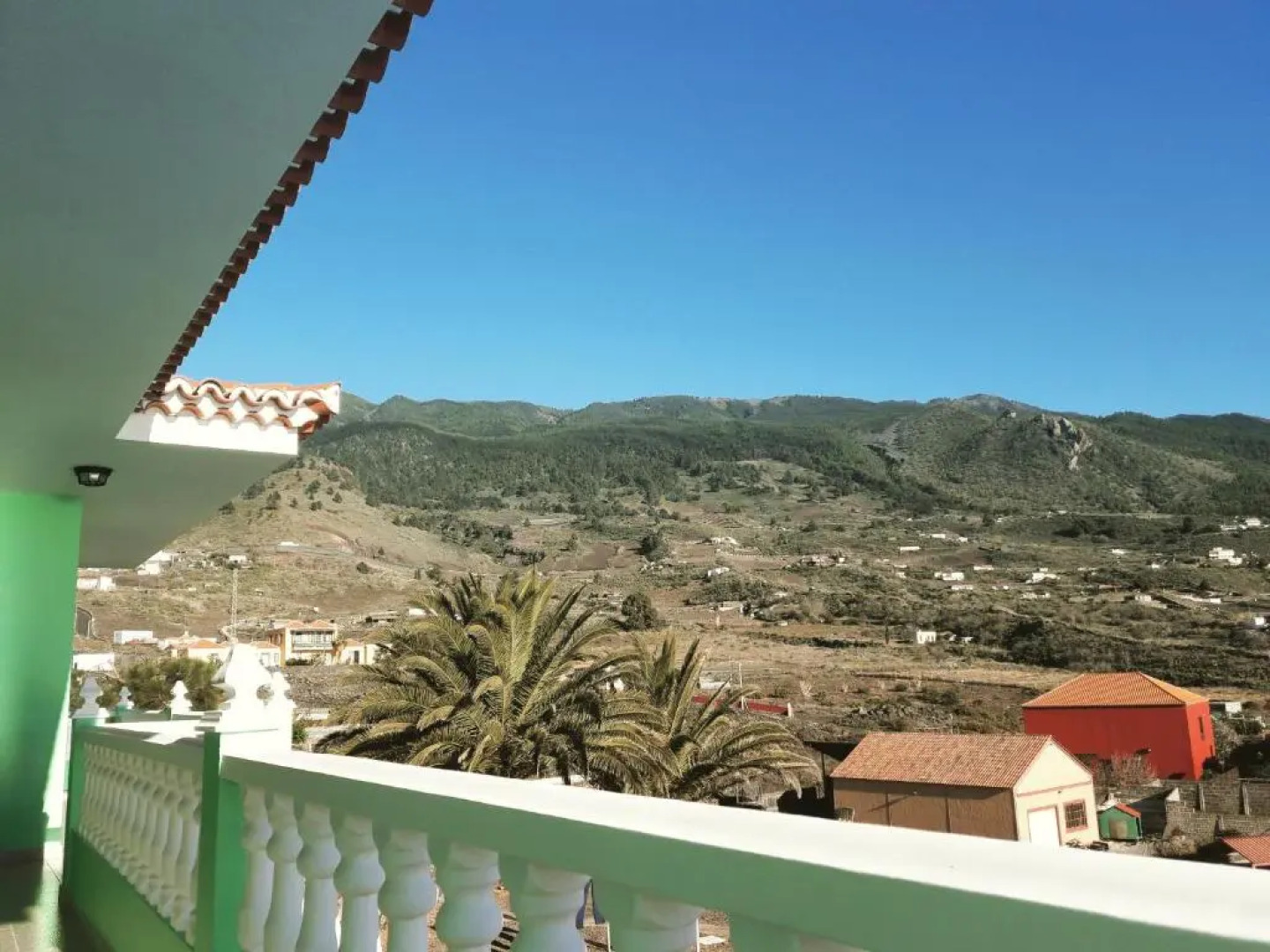 Sea and Mountain View Apartment