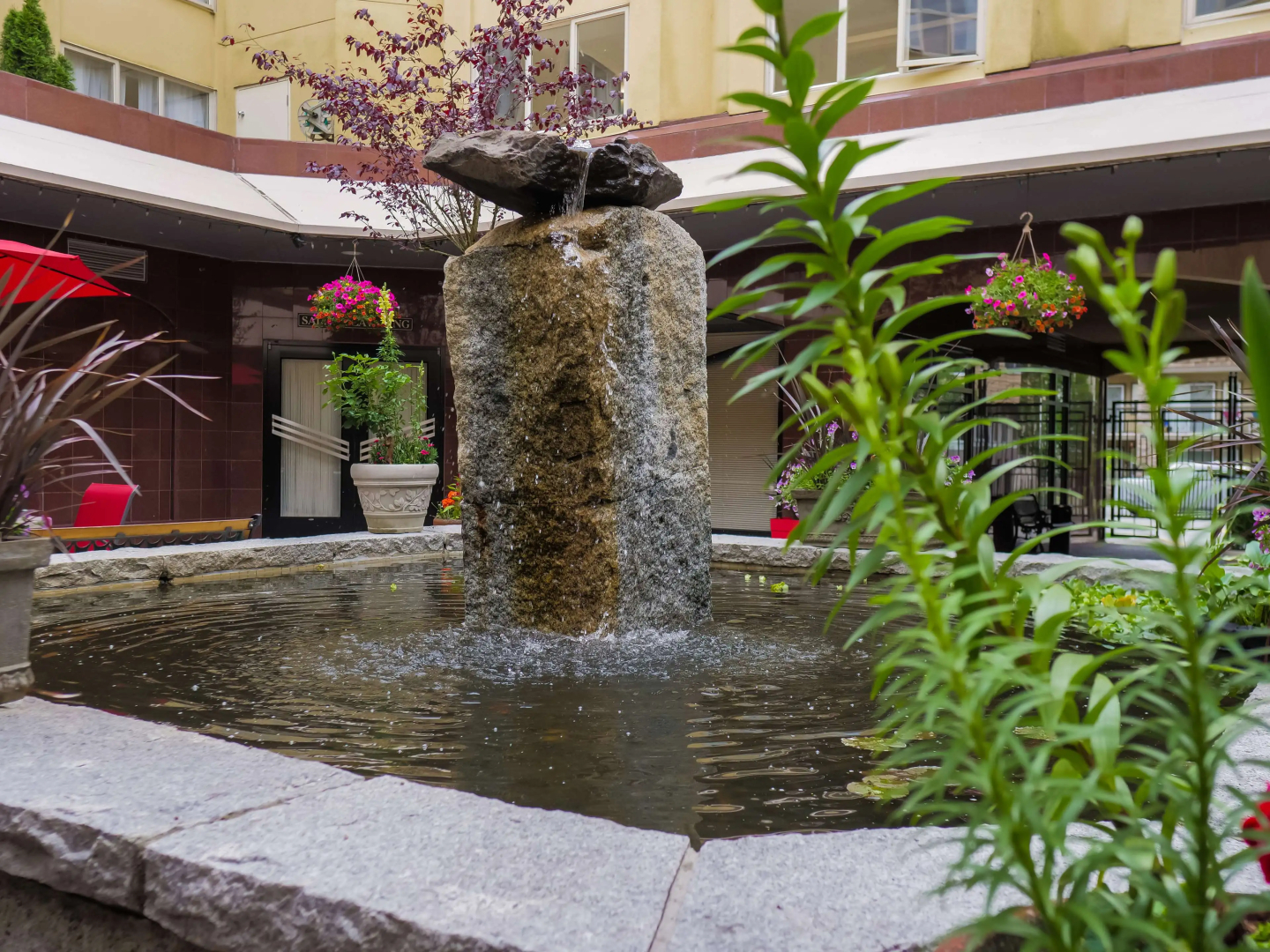 Harrison Lake Hotel