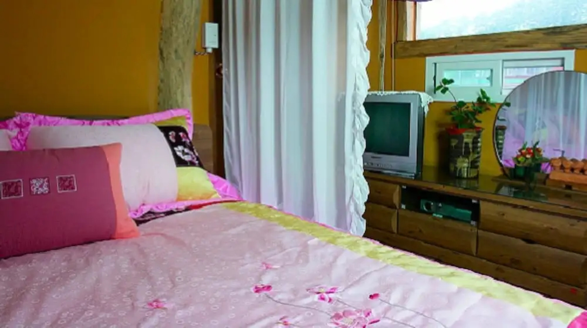 Muhari Red Roof Pension