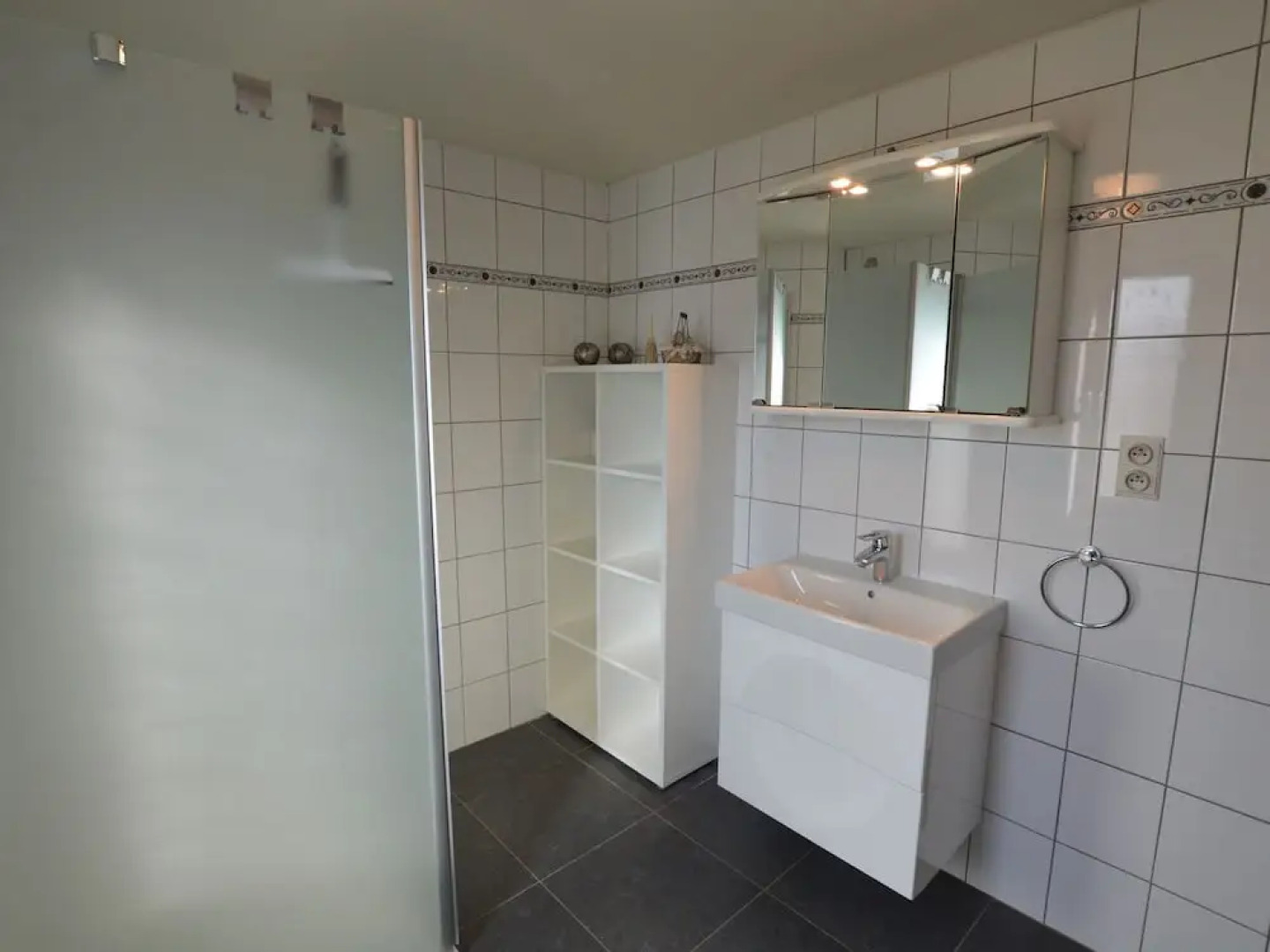 Spacious Holiday Home near Forest in Peer