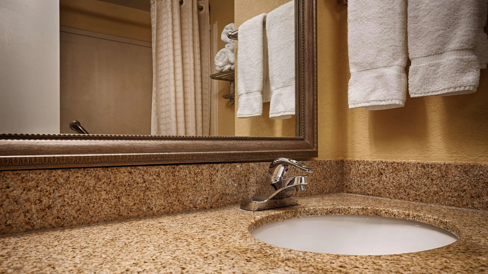 Best Western Plus Oak Mountain Inn