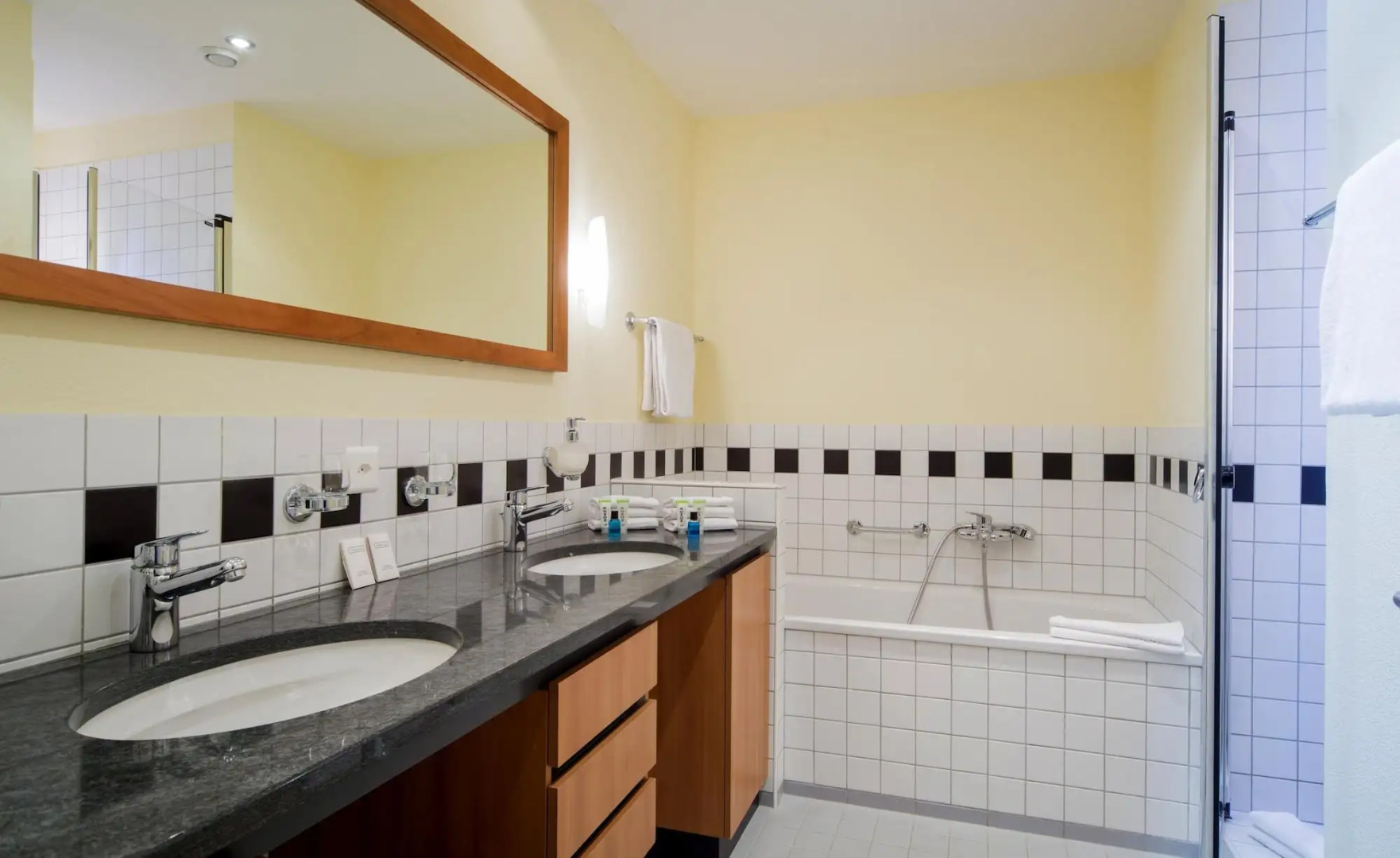 Thermalhotels und Walliser Alpentherme & SPA Leukerbad