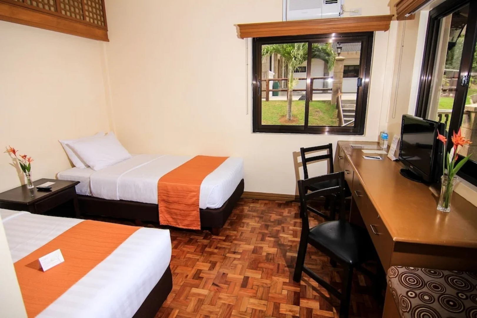 Sol Y Viento Mountain Hot Springs Resort