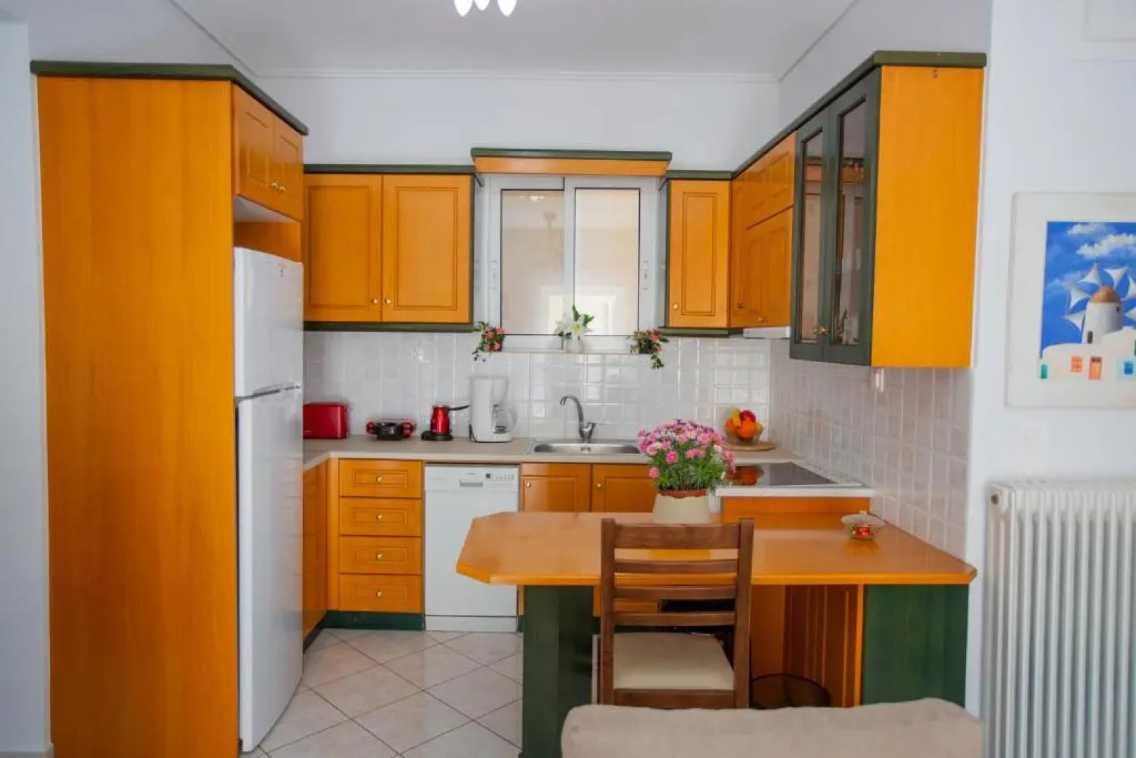 Poly's charming home - City center & near the beach 2bedroom apartment