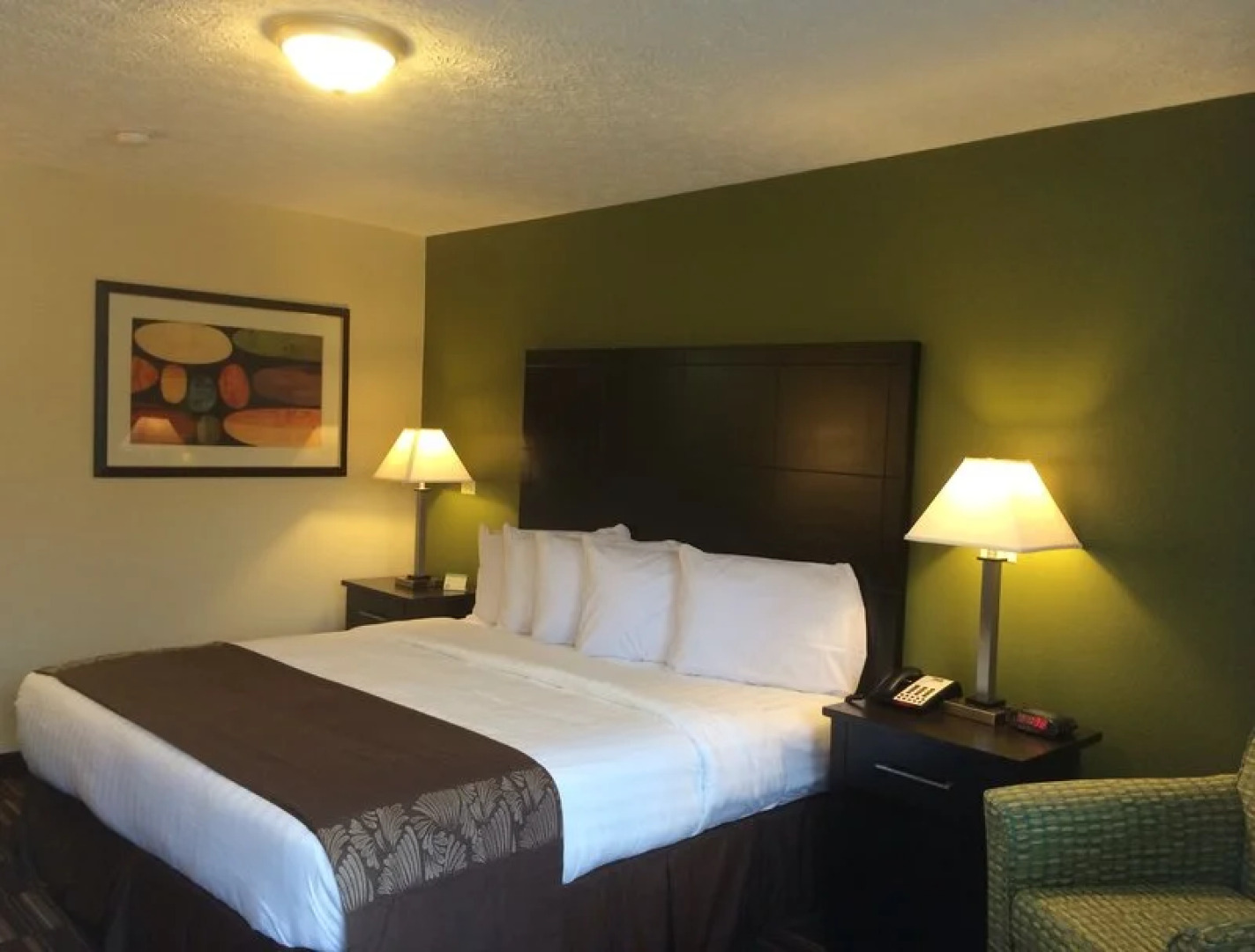 Boarders Inn & Suites Ashland City
