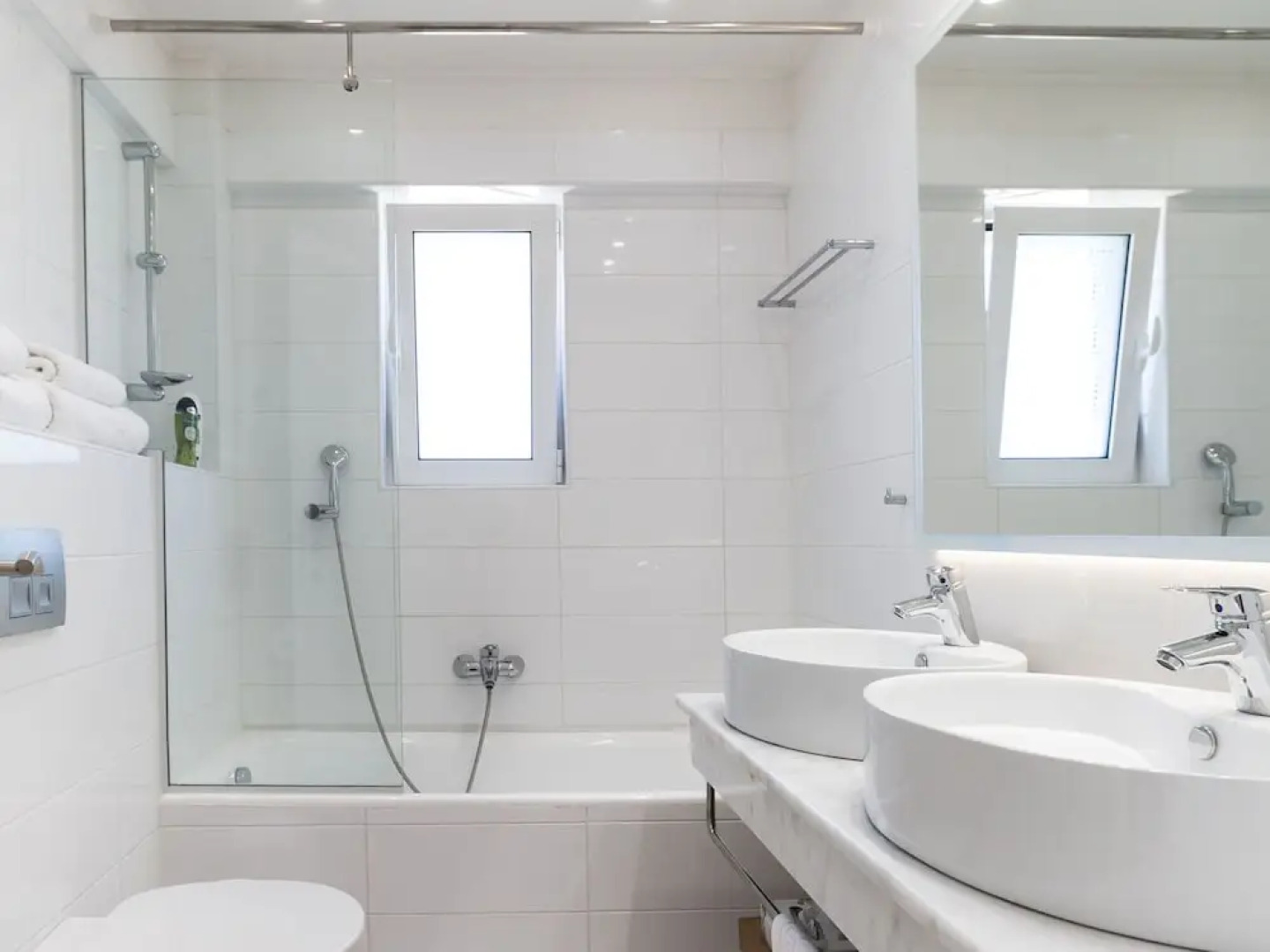 Villa Direct on the Long Sandy Beach, Swimming Pool, Tennis Court, Bicycles etc