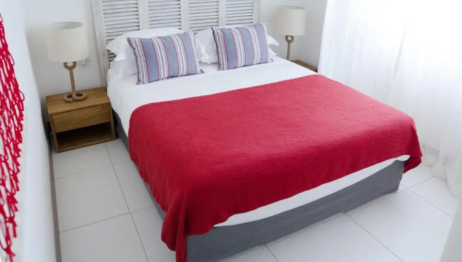 Summer Breeze - Beachfront - 3 Bedrooms Suite