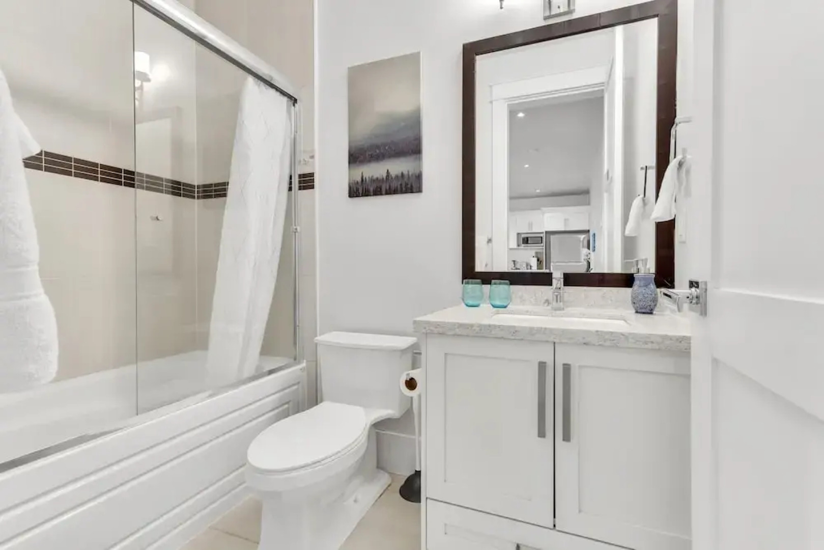 Vancouver West Cozy Retreat by Host Launch