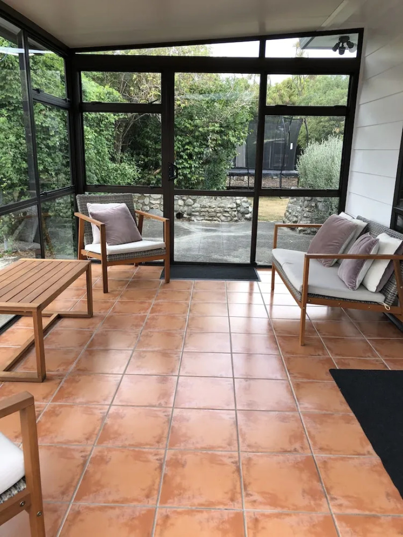 The Highwayman Motel