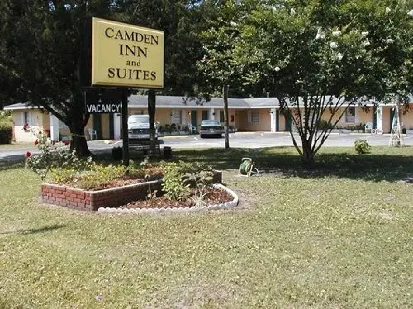 Camden Inn & Suites