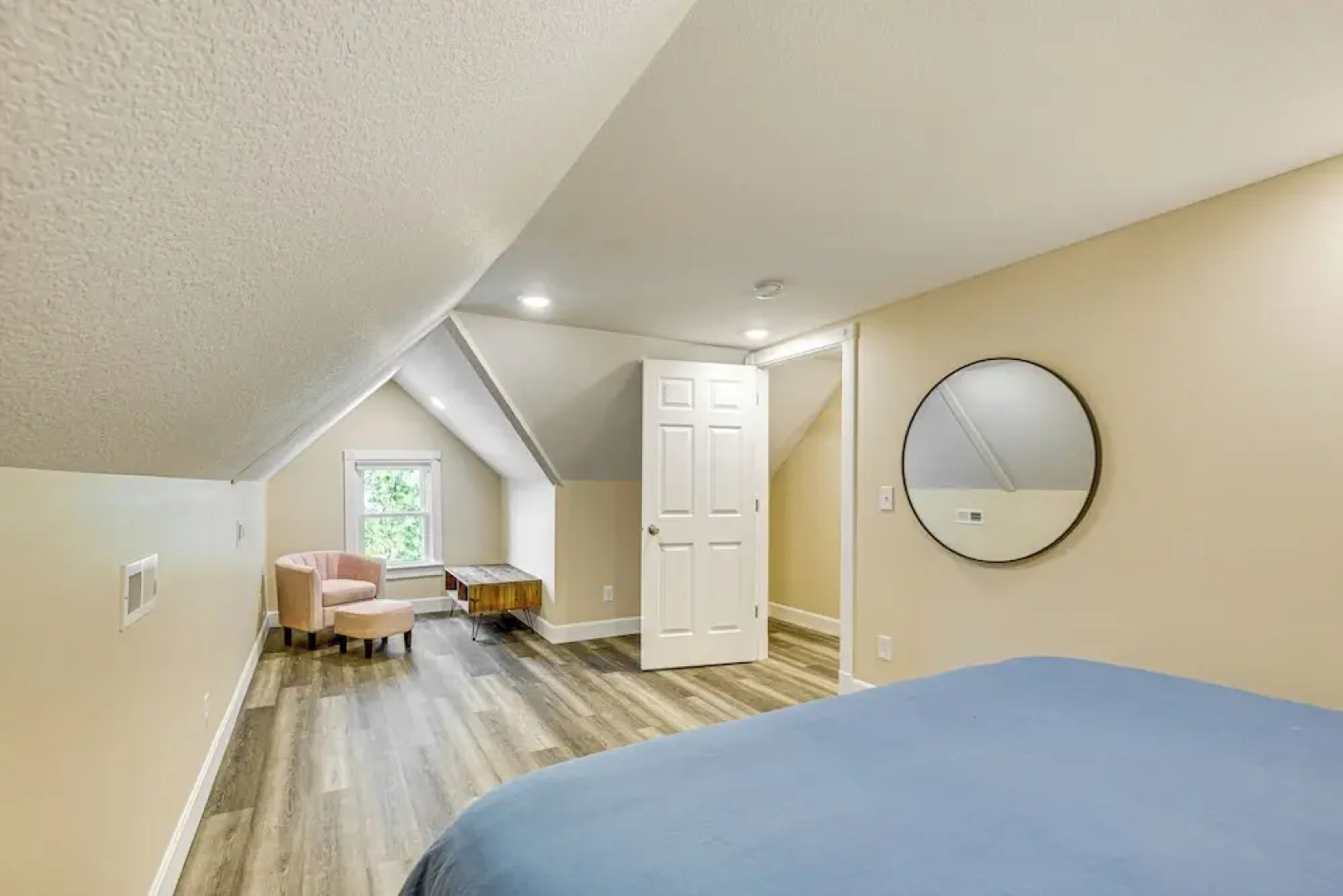 Walk Downtown: Historic Home in Excelsior Springs