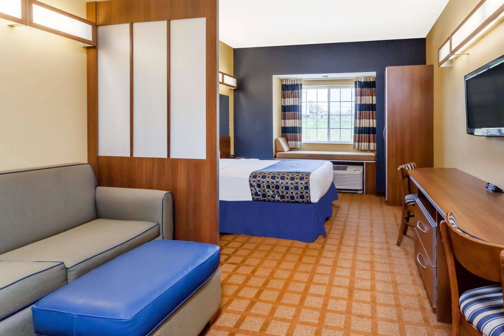 Microtel Inn & Suites