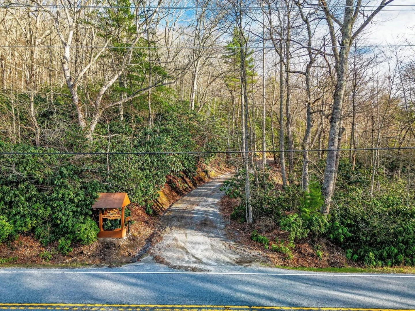 Near Highlands: 36-acre Scaly Mountain Lodge