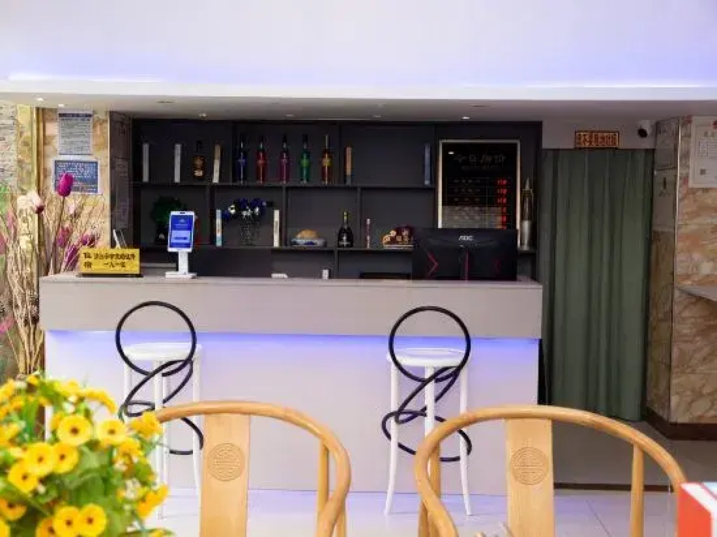 Qijiang Wannianlong Hotel