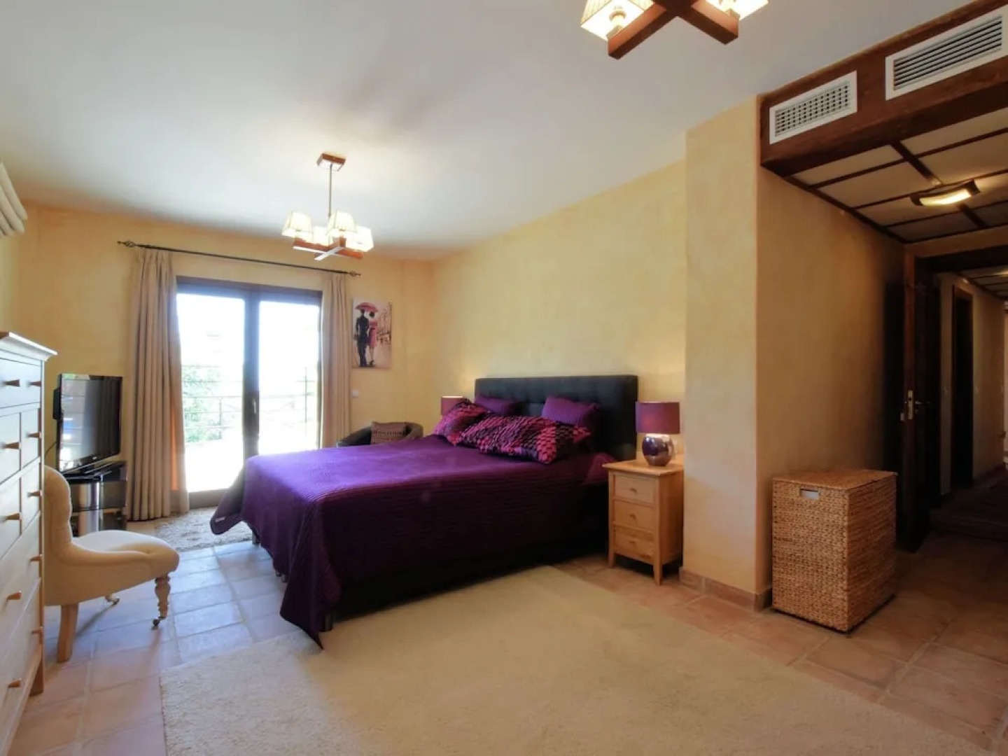 Luxurious Villa With Private Pool, Easily Accessible, in Spectacular Scenery