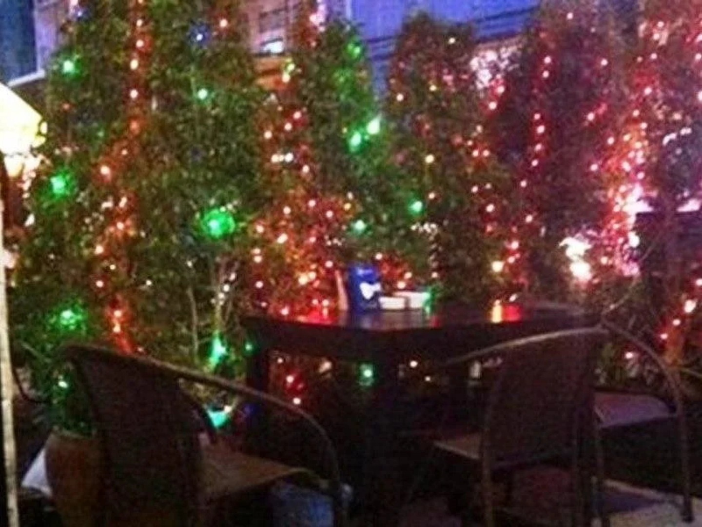 Pra-Tna Guest House and Coffee