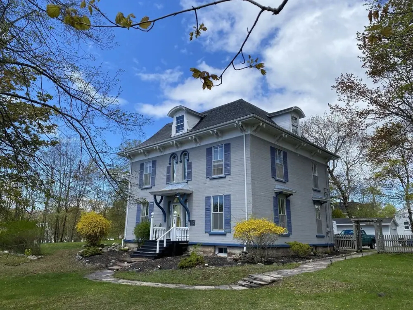 The Montague Rose Inn